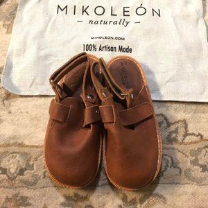 Mikoleon Explorer